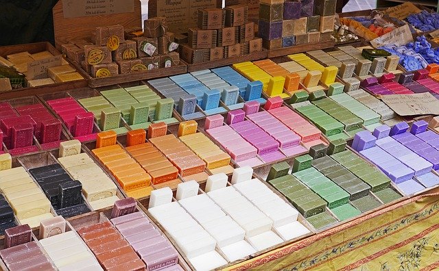 barevná mýdla